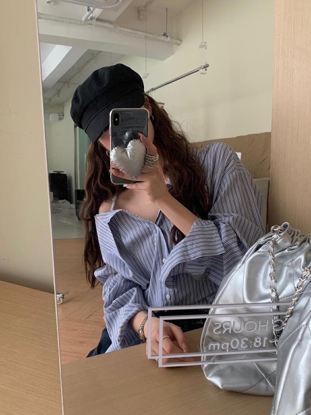 프렌치 레트로 원숄더 스트라이프 셔츠 상세 이미지 15