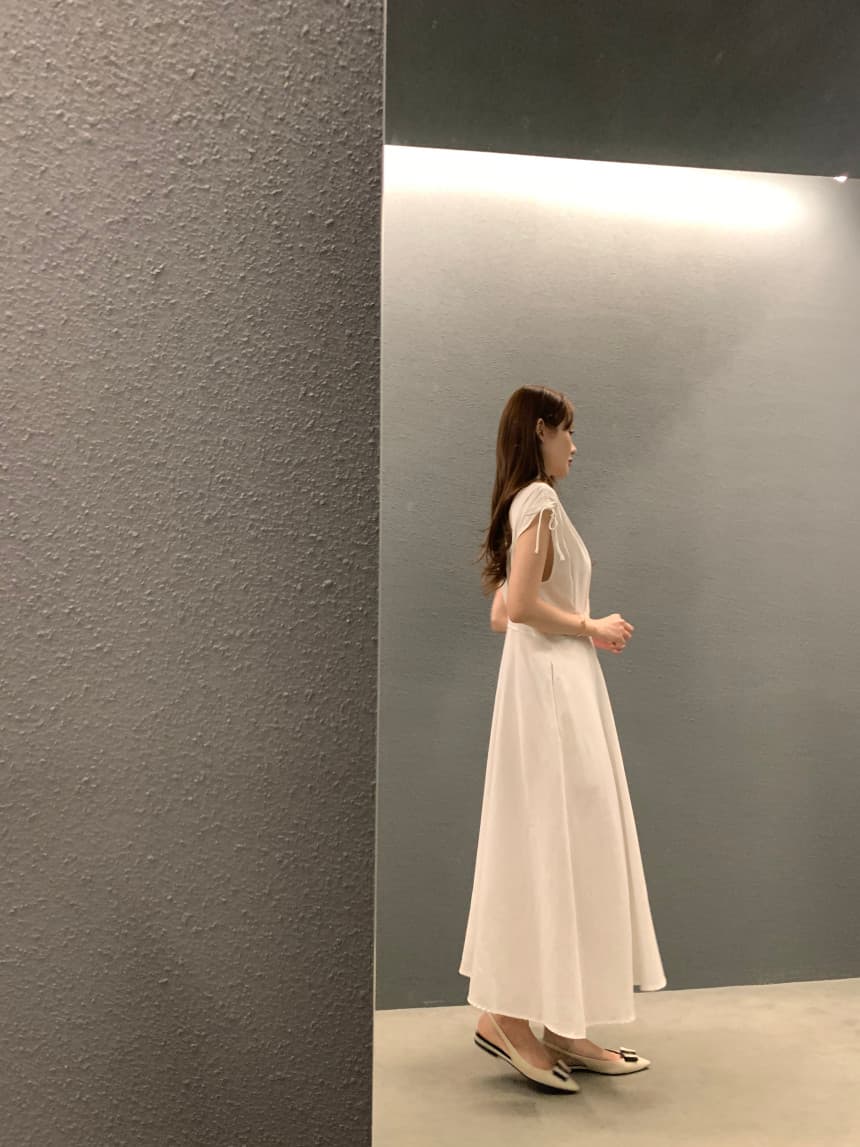 프렌치 무드 V넥 민소매 원피스 상세 이미지 10
