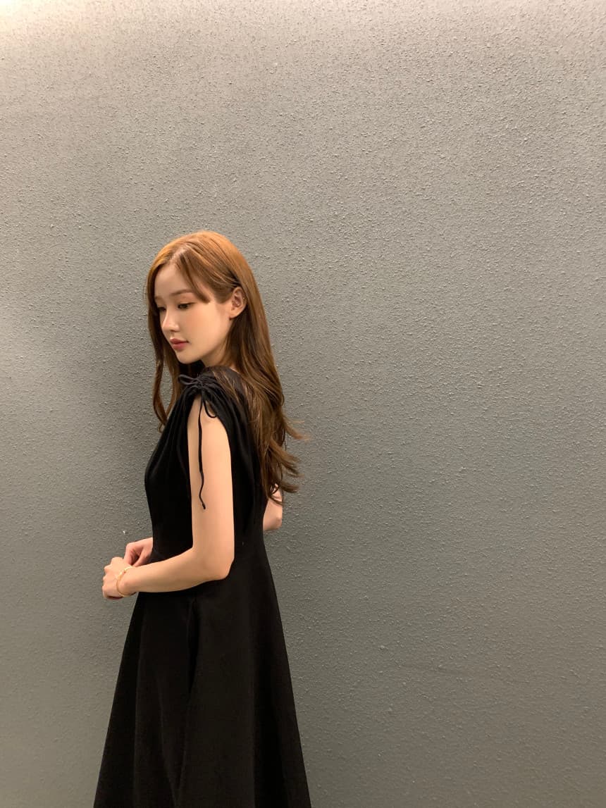 프렌치 무드 V넥 민소매 원피스 상세 이미지 24
