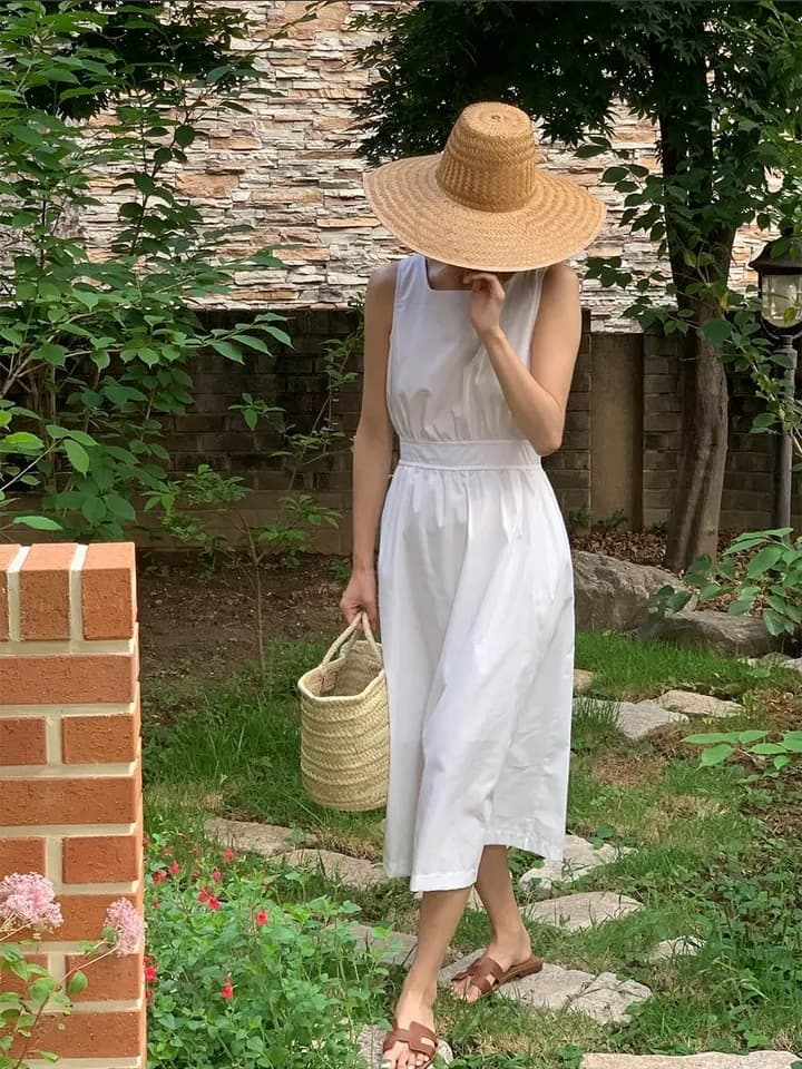 뒷면 단추 디테일 민소매 원피스 상세 이미지 1
