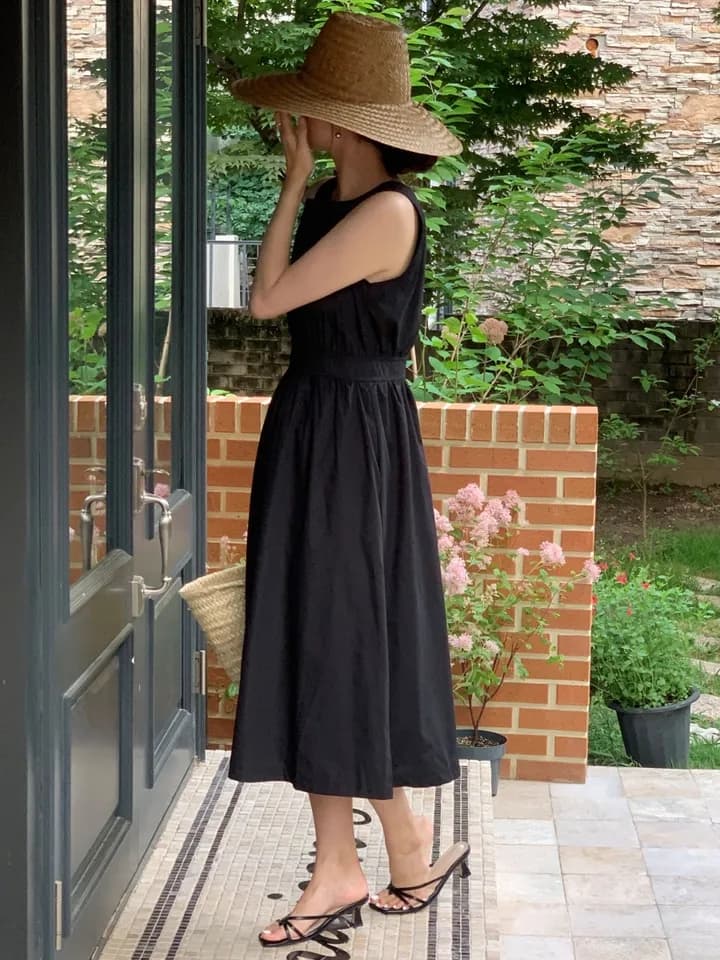 뒷면 단추 디테일 민소매 원피스 상세 이미지 22