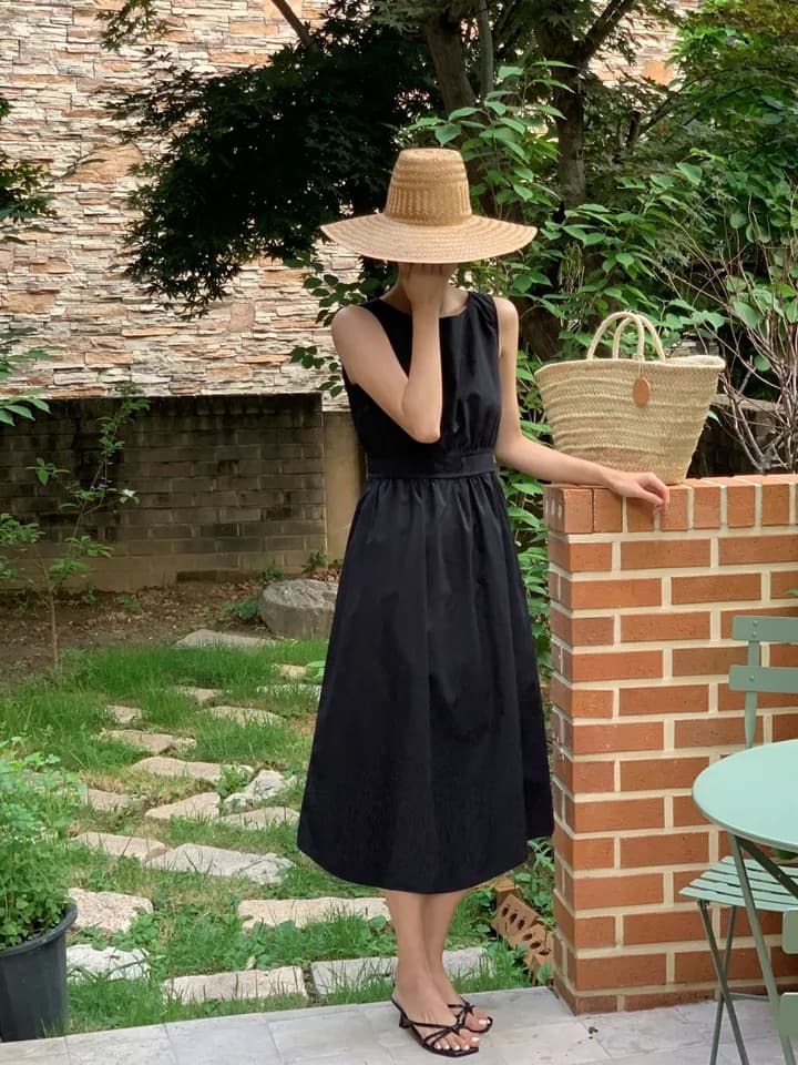 뒷면 단추 디테일 민소매 원피스 상세 이미지 25