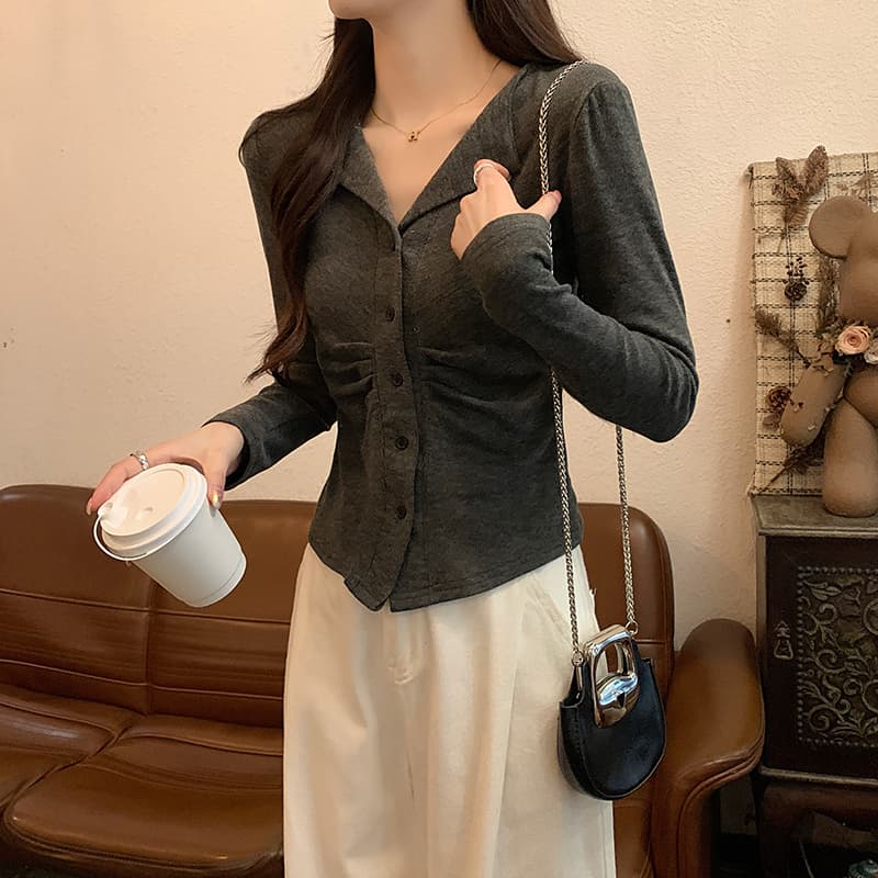 폴드 칼라 단추 장식 크롭 긴소매 티셔츠 상세 이미지 23