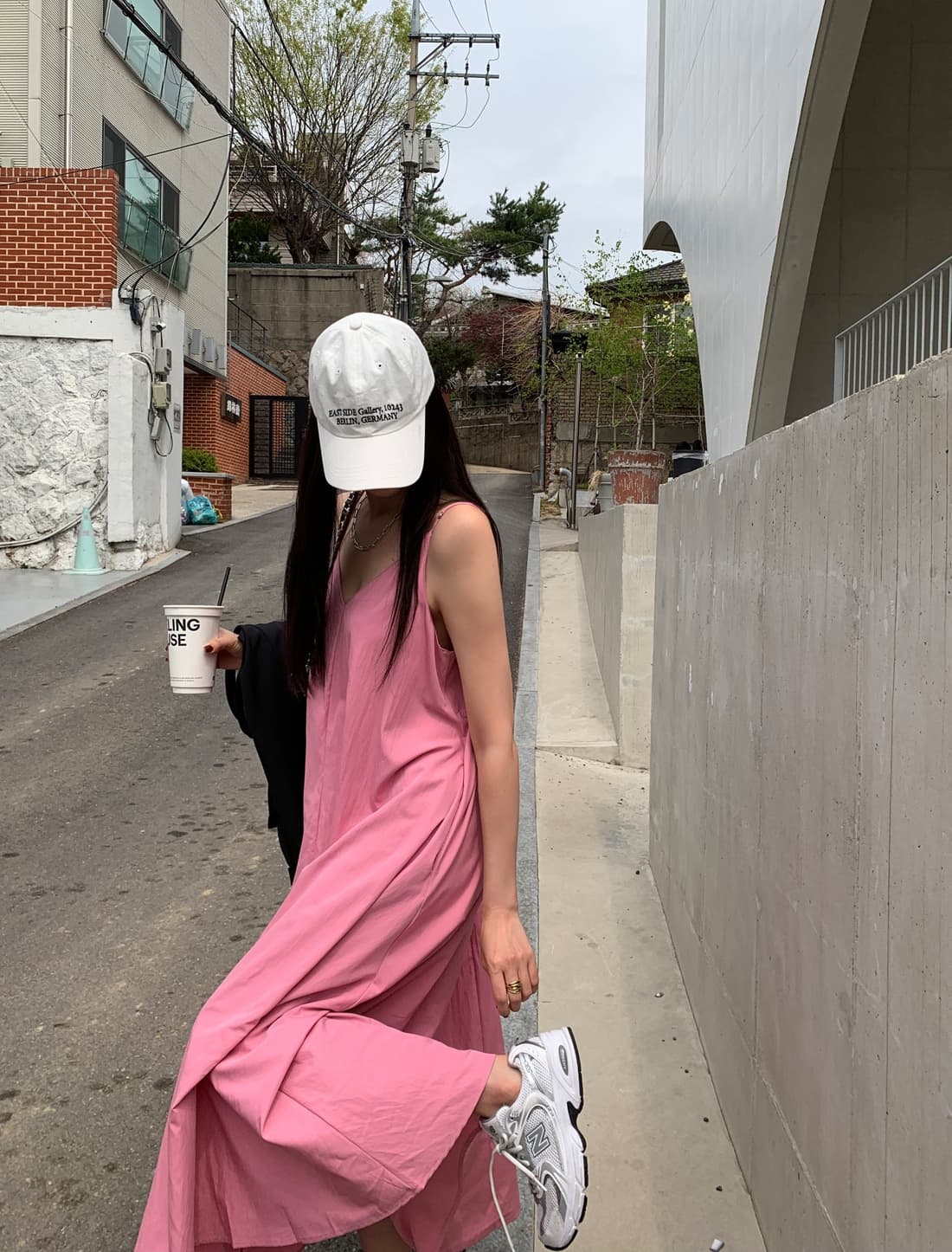 V넥 백오픈 슬리브리스 원피스 상세 이미지 2