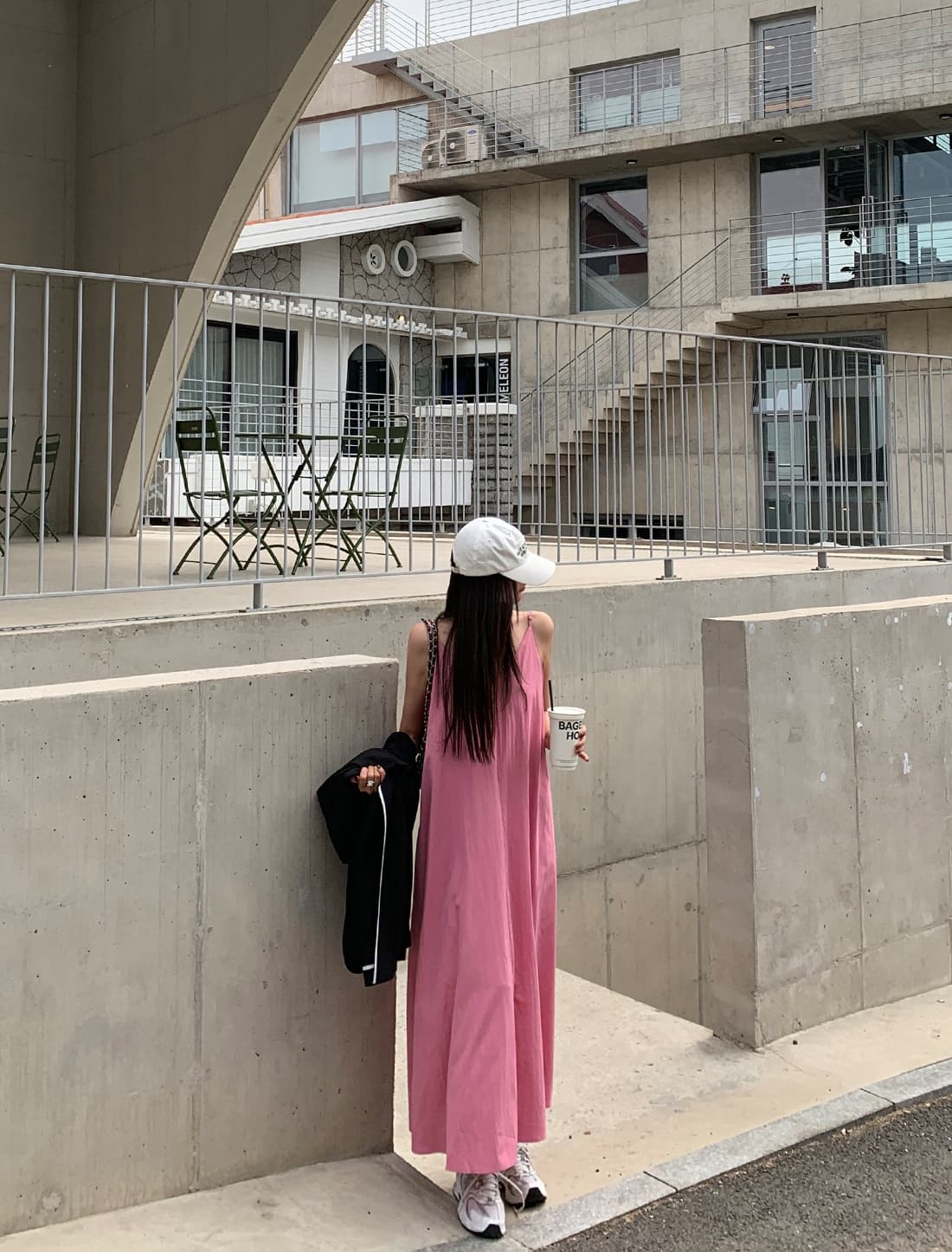 V넥 백오픈 슬리브리스 원피스 상세 이미지 13