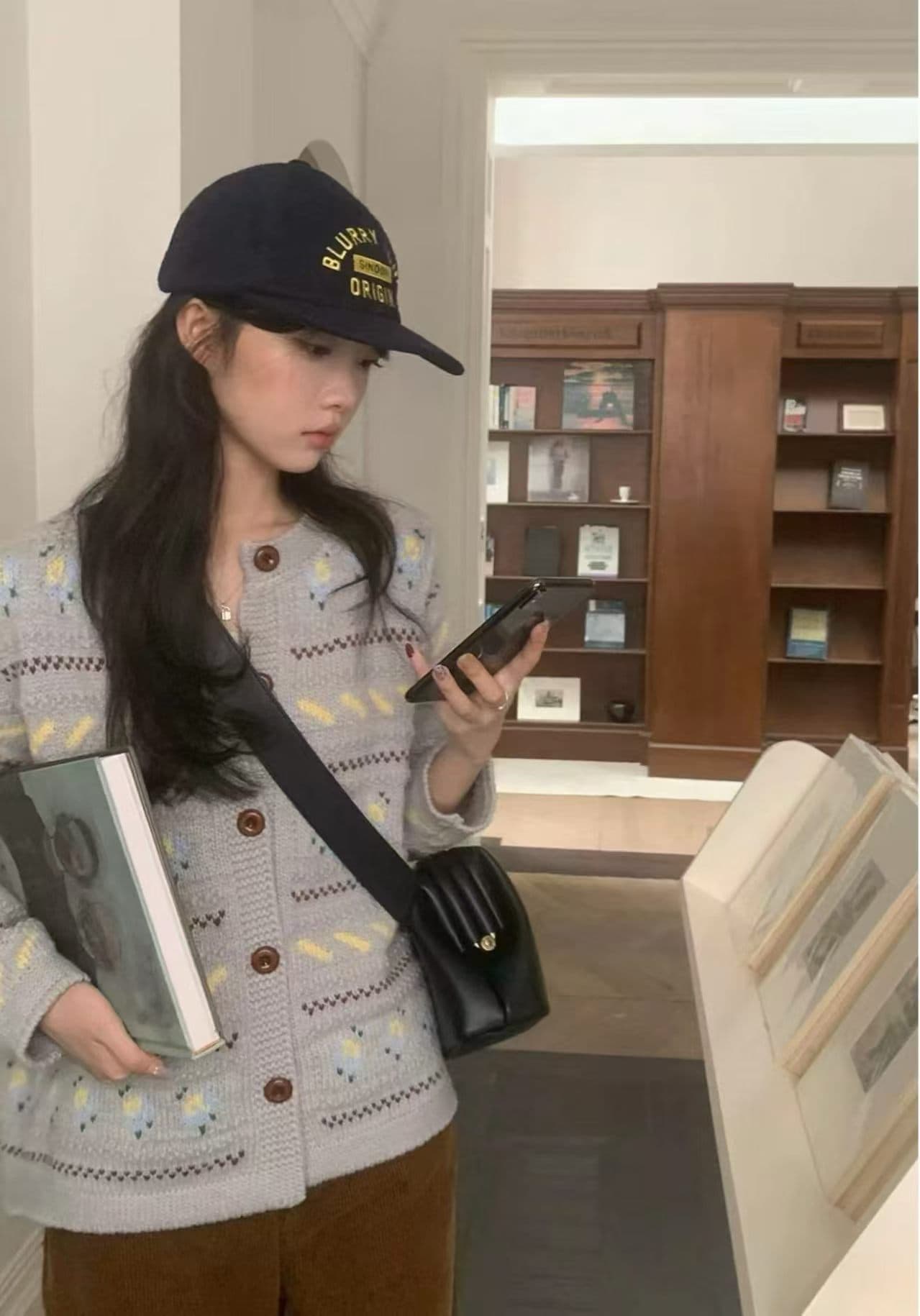 레트로 자수 라운드넥 가디건 (3color) 상세 이미지 2