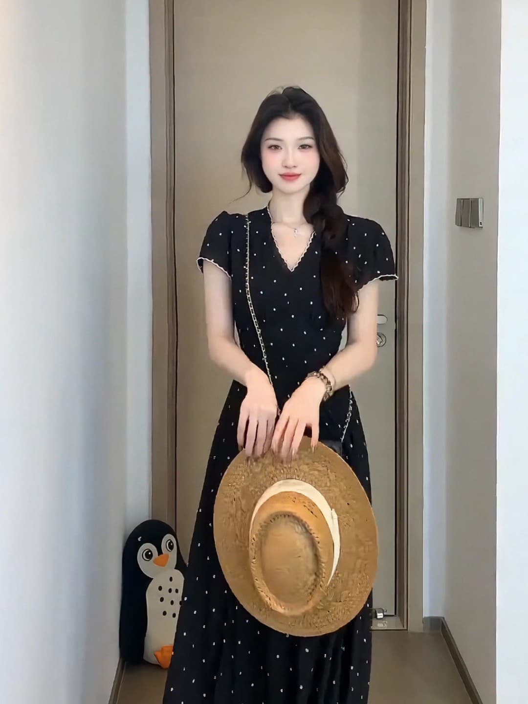 프렌치 스타일 V넥 슬림 A라인 원피스 상세 이미지 5