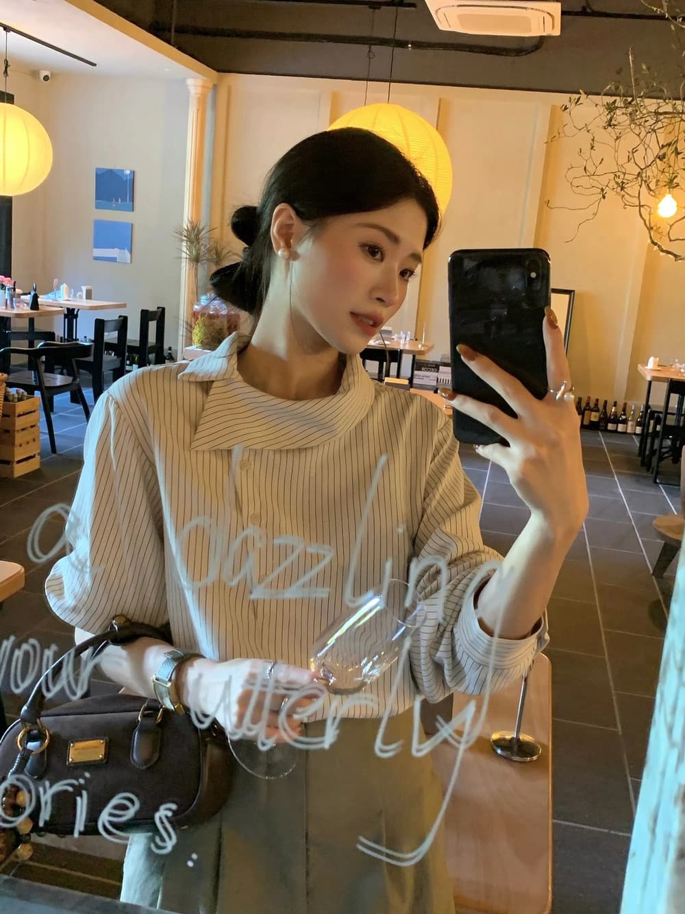 세로 스트라이프 비대칭 버튼 긴소매 셔츠 상세 이미지 5