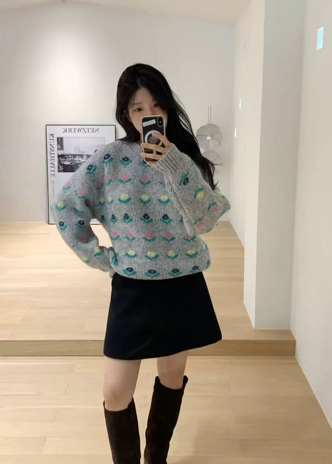 플라워 자수 라운드넥 니트 (3color)