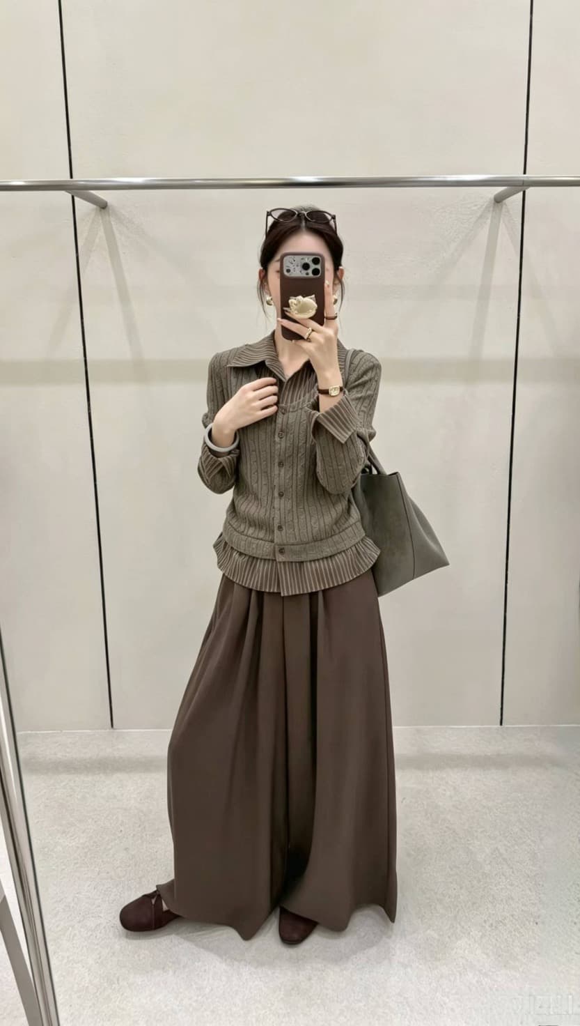 레이어드 셔츠 배색 꽈배기 니트 가디건 상세 이미지 11