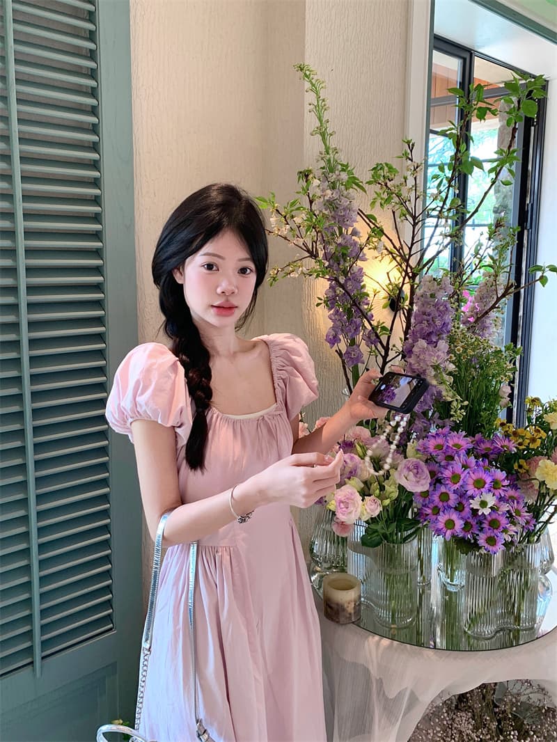 라벤더 퍼플 퍼프소매 허리라인 미디 원피스 상세 이미지 8
