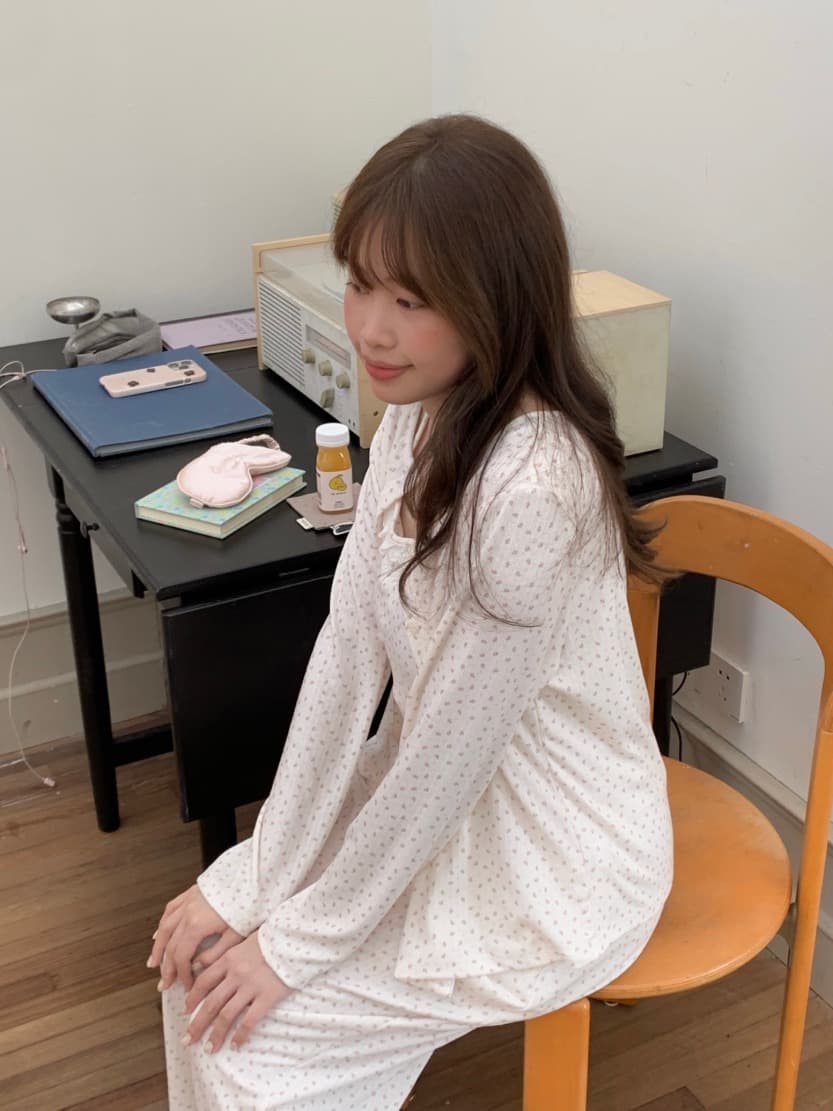 도트 잔꽃 프릴 나시 긴팔 긴바지 파자마 세트 상세 이미지 4